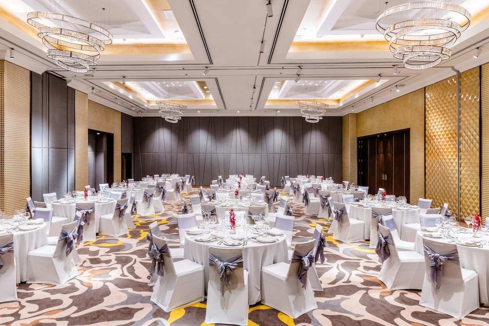 Caravelle Hotel Saigon 65/80