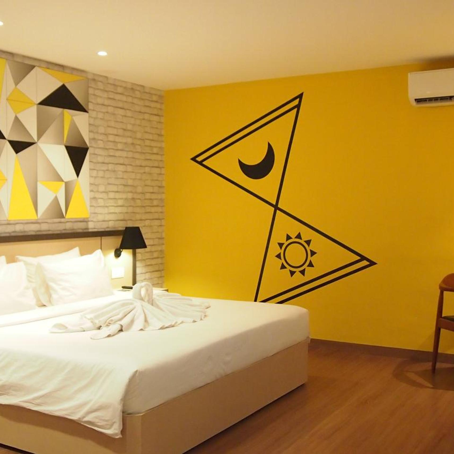 Sunshine, Double or Twin Bed