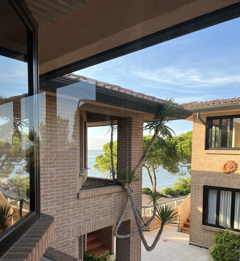 Nauthotel Porto San Vito 2/50