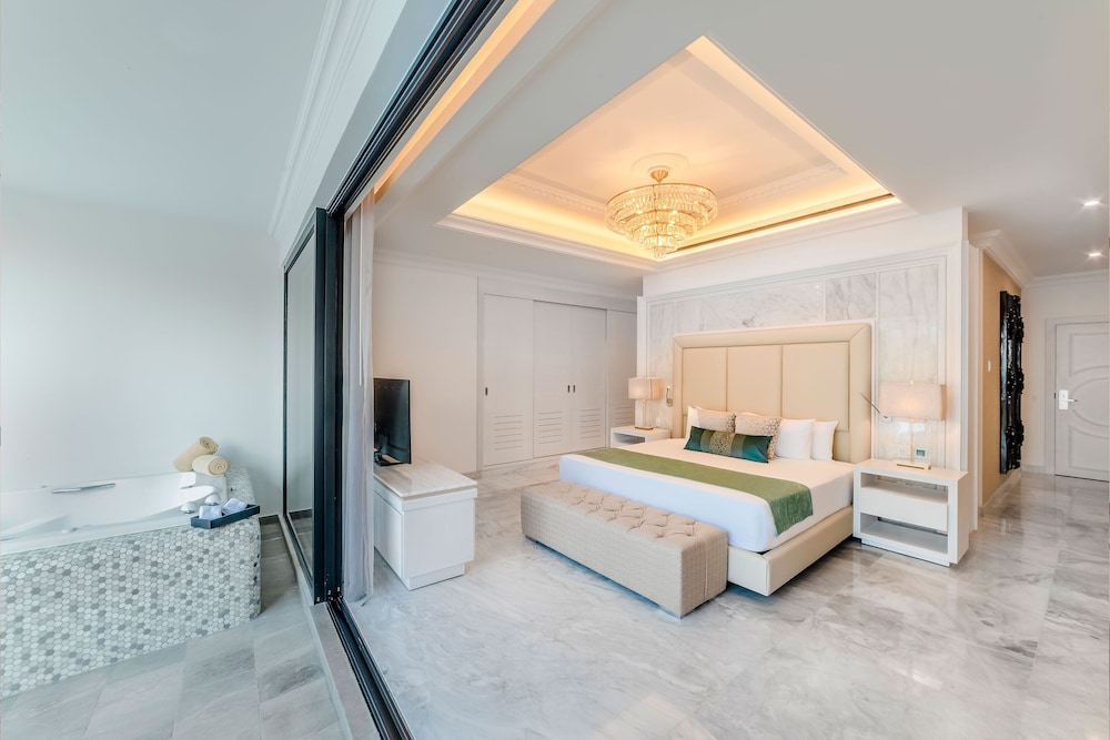 Suite, Mansion, King Bed, Hot Tub