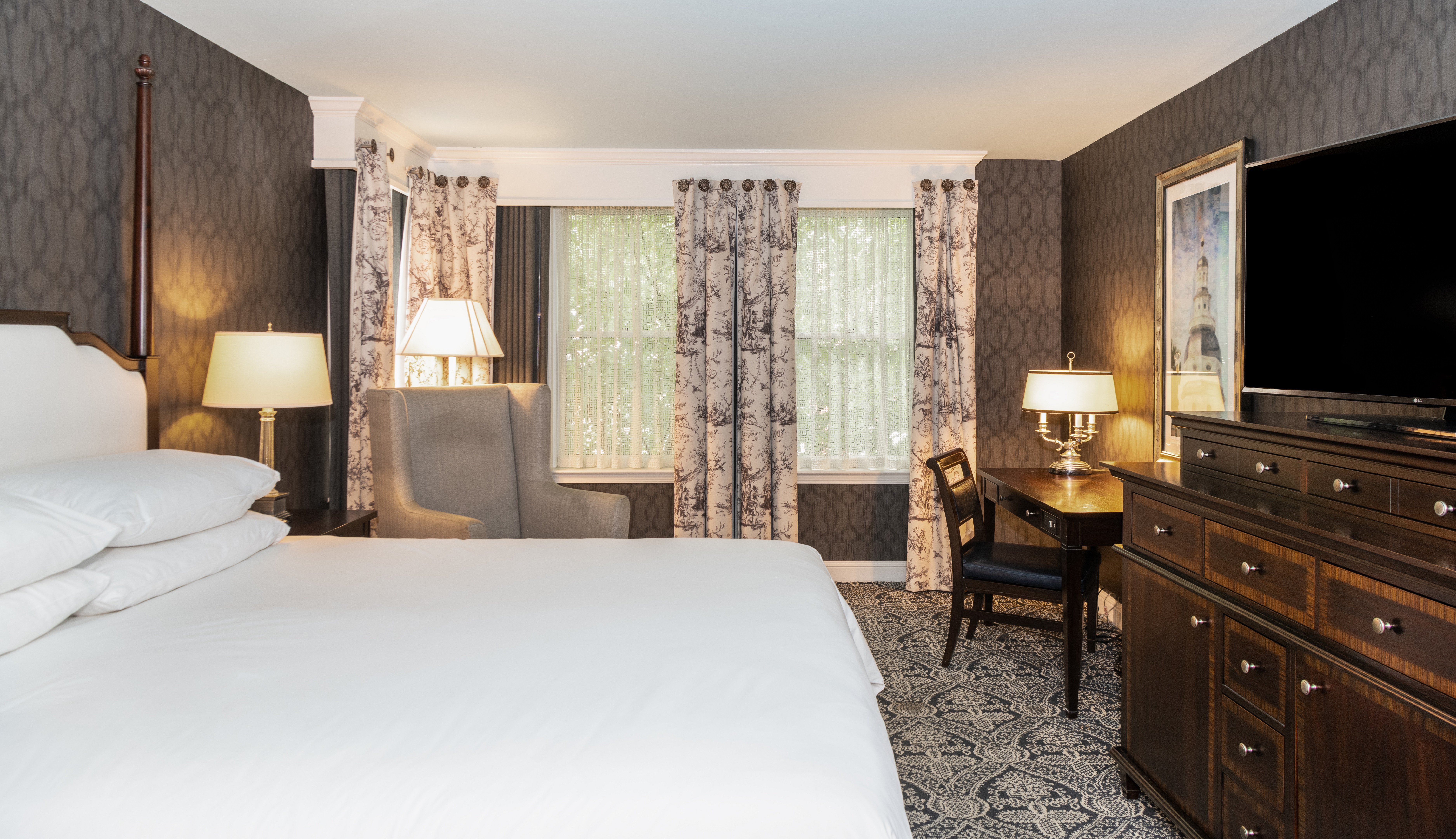 Governor Calvert, King Bed, Accessible