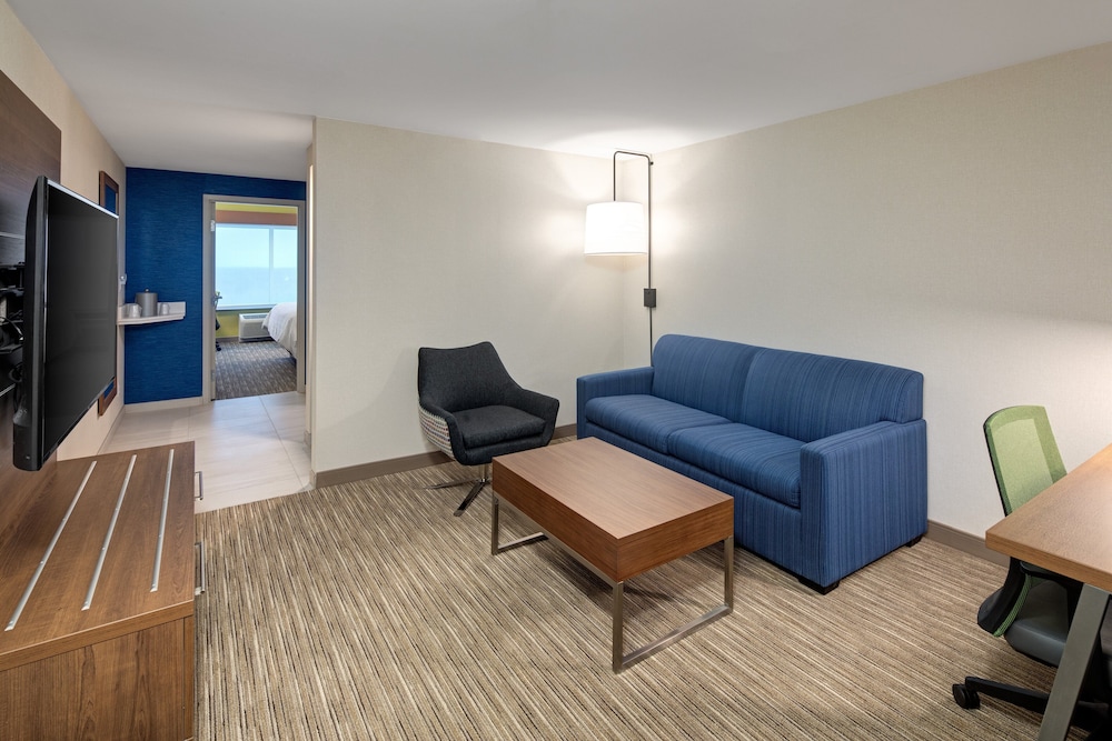 Holiday Inn Express Halifax Airport 48/65