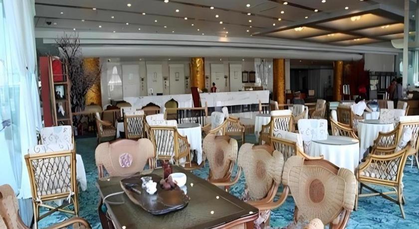 Zhengzhou Airport Hotel 29/43