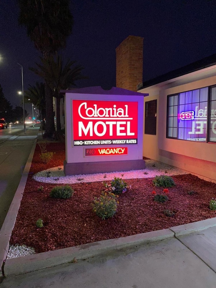 Colonial Motel 2/42