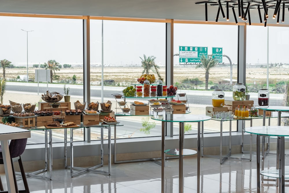 بارك إن باي راديسون جدة طريق المدينة(Park Inn By Radisson Jeddah Madinah Road) 39/65