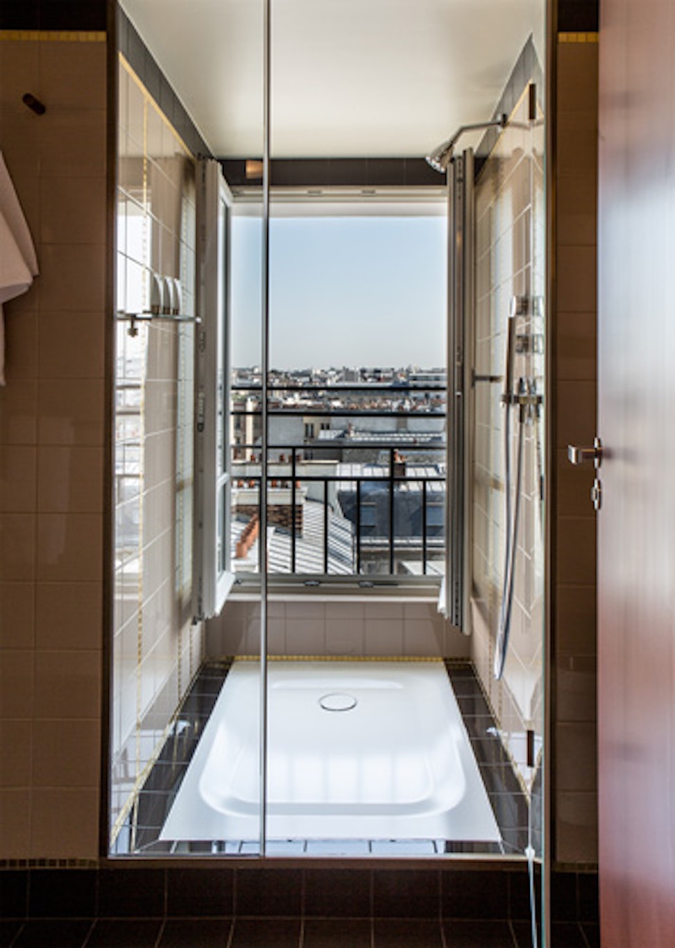 Hotel du Rond-Point des Champs-Elysees 68/68