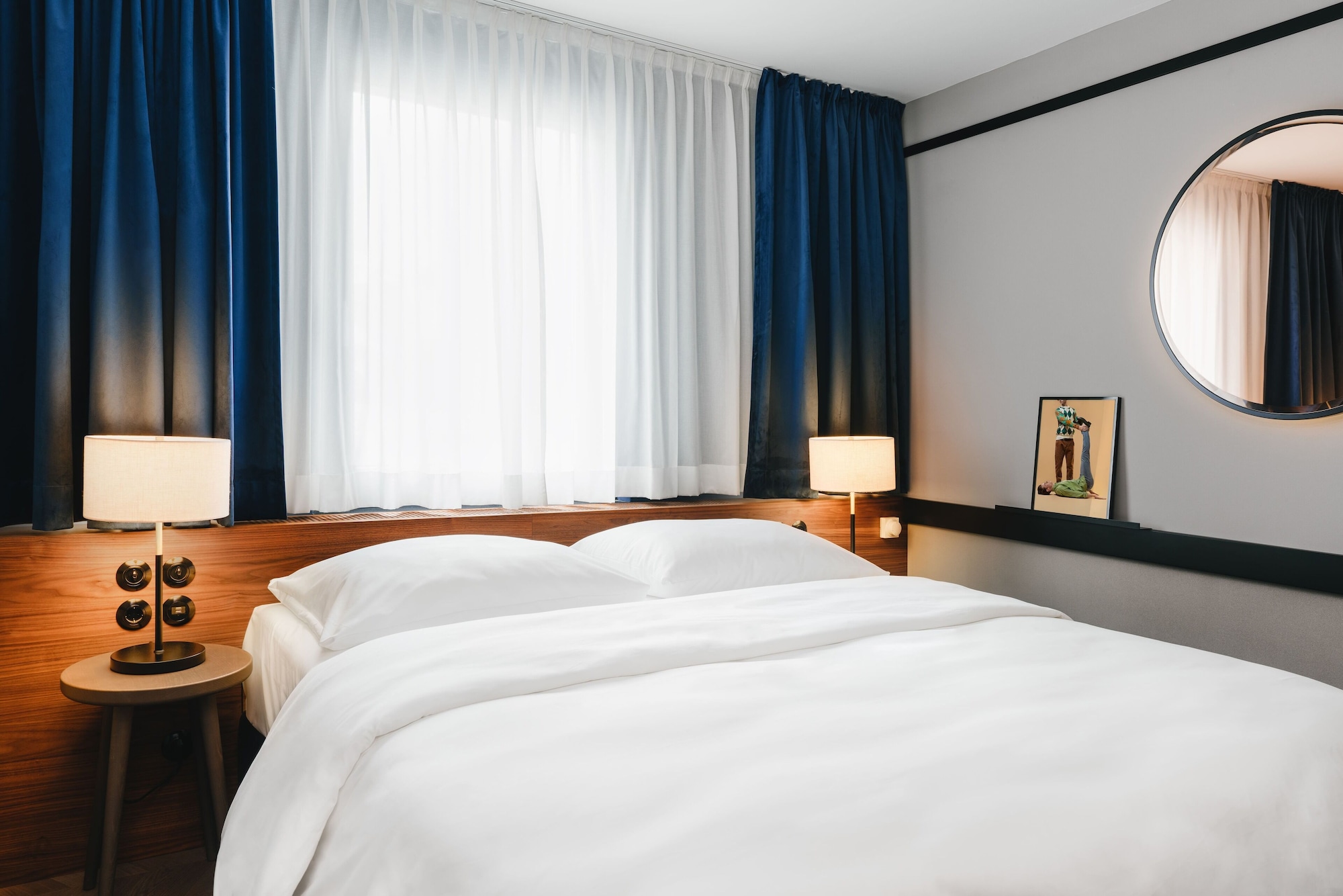 ROOM, DOUBLE BED, LARGE
