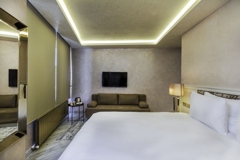 Ayramin Deluxe Hotel 19/78