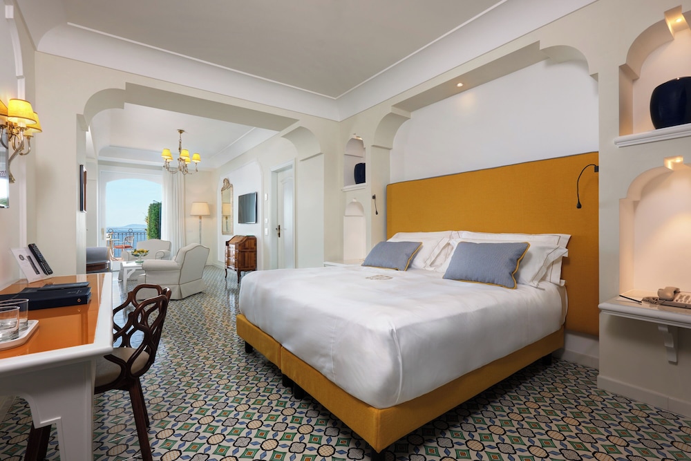 SIGNATURE, SUITE, SEA VIEW, BALCONY