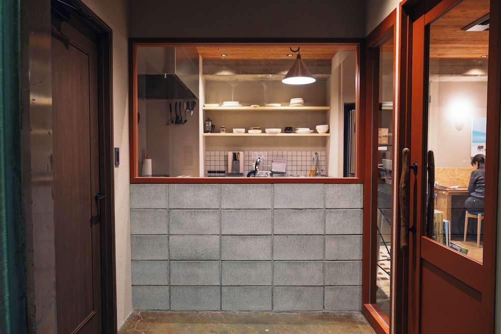 Nui. Hostel & Bar Lounge 5/50