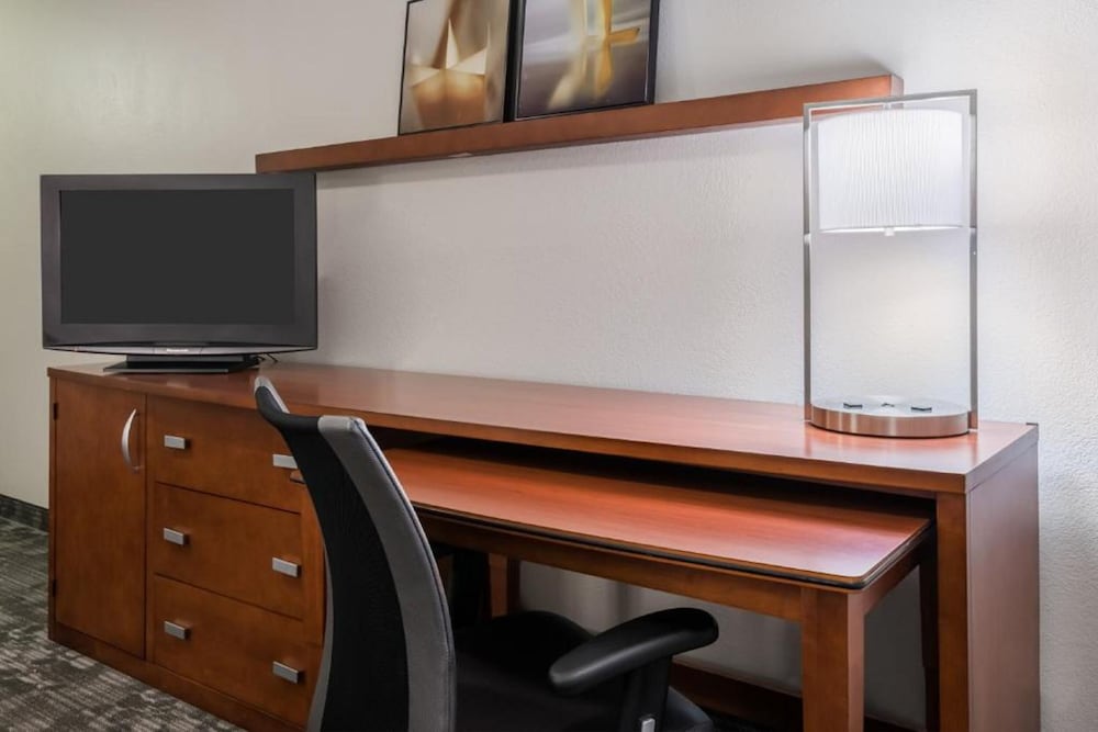 Courtyard by Marriott Franklin Cool Springs 50/53