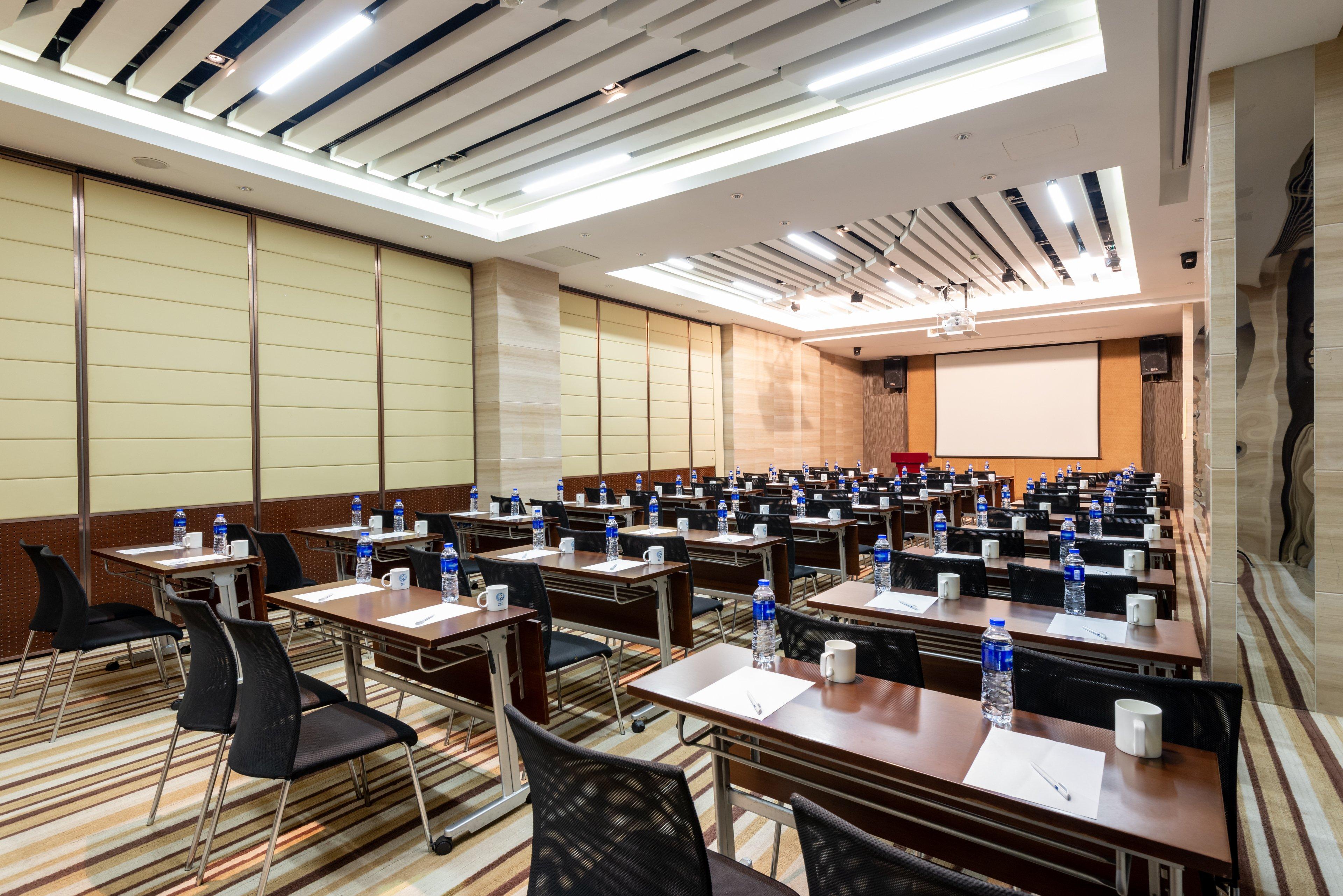 HOLIDAY INN EXPRESS SHANGHAI NEW HONGQIAO 24/30