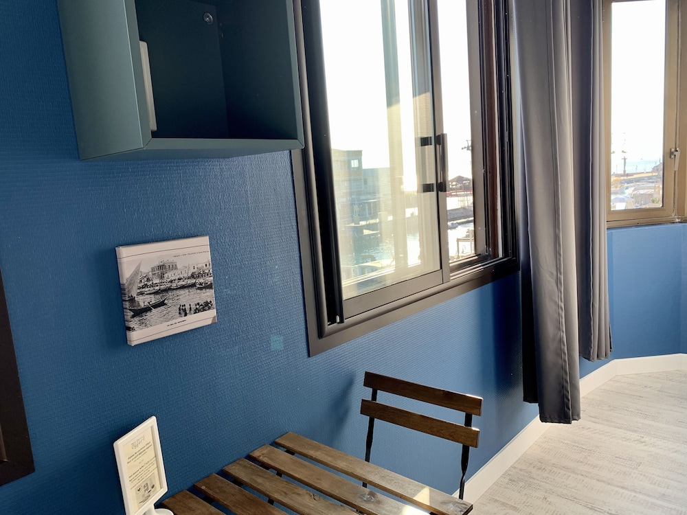 Hotel du petit baigneur 33/50