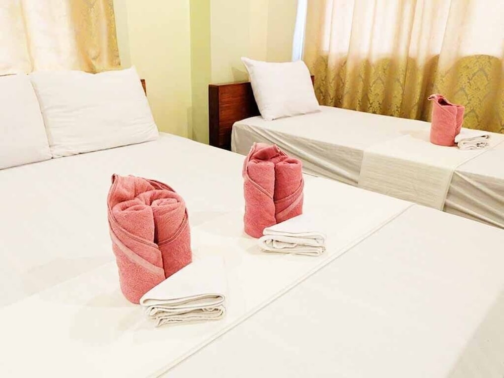 El Nido Beach Hotel 25/50