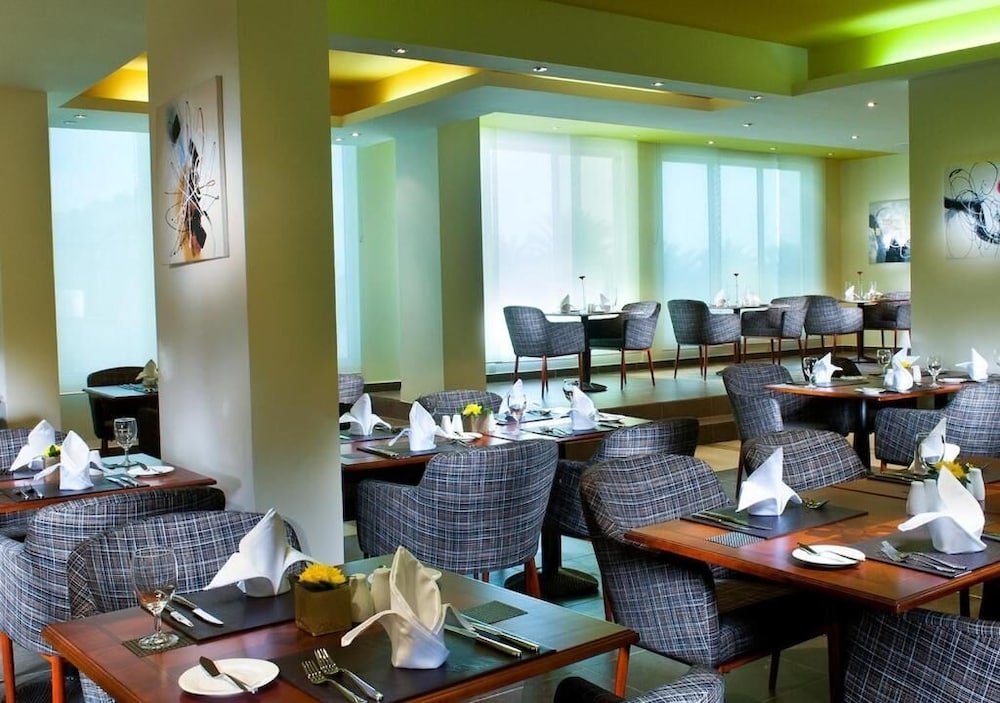Al Hail Waves Hotel Managed By Centara 55/78