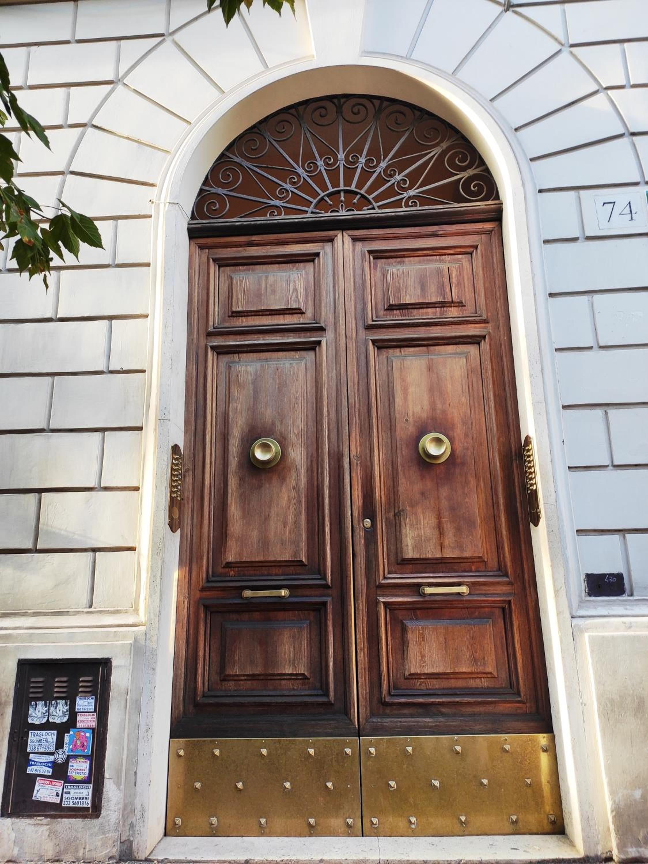 Luxury Suites Stay Inn Rome Experience 1/25