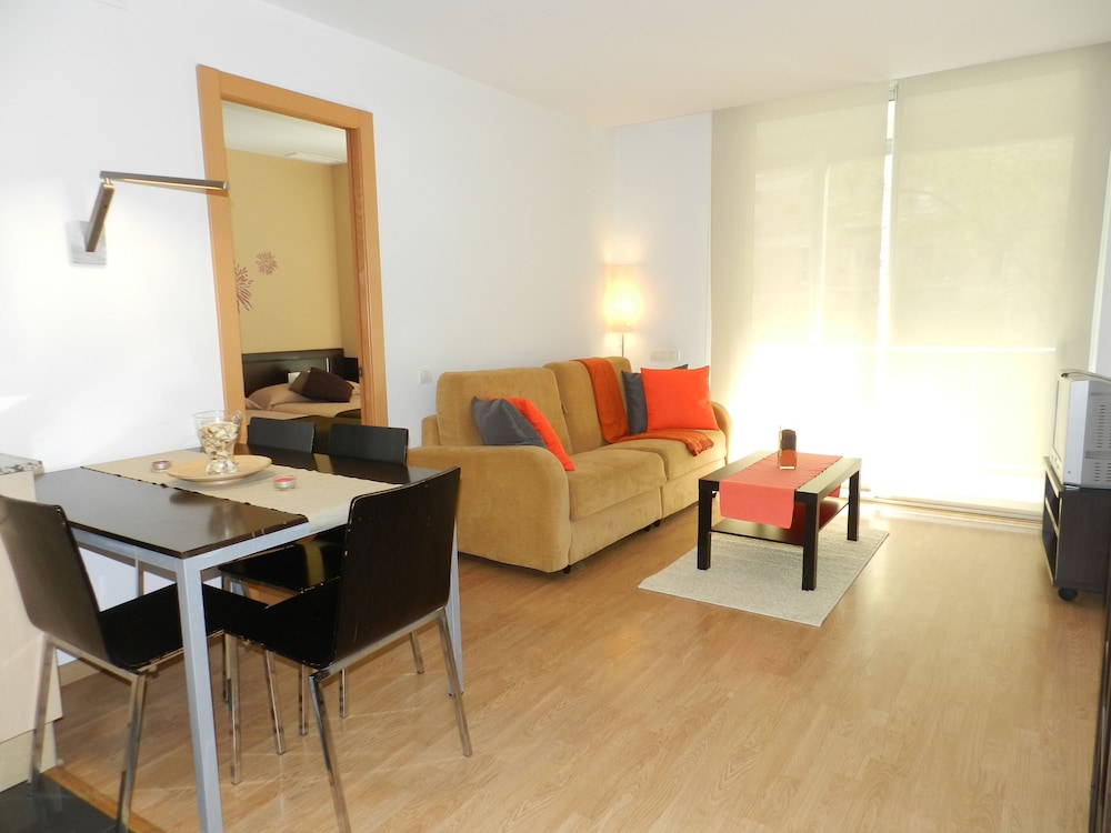 Travessera Hotel 66/83