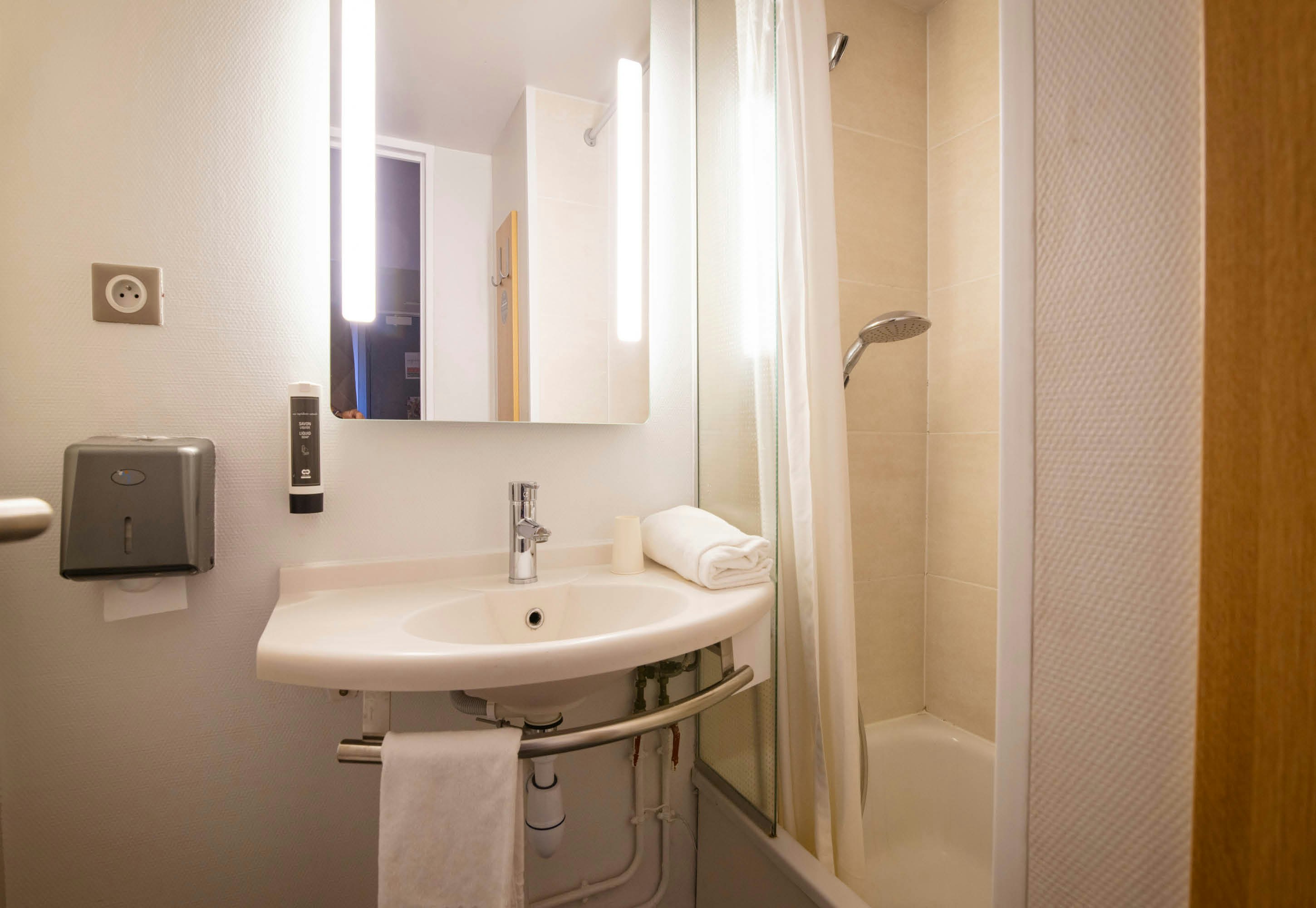 B&B HOTEL Avignon 1 35/37