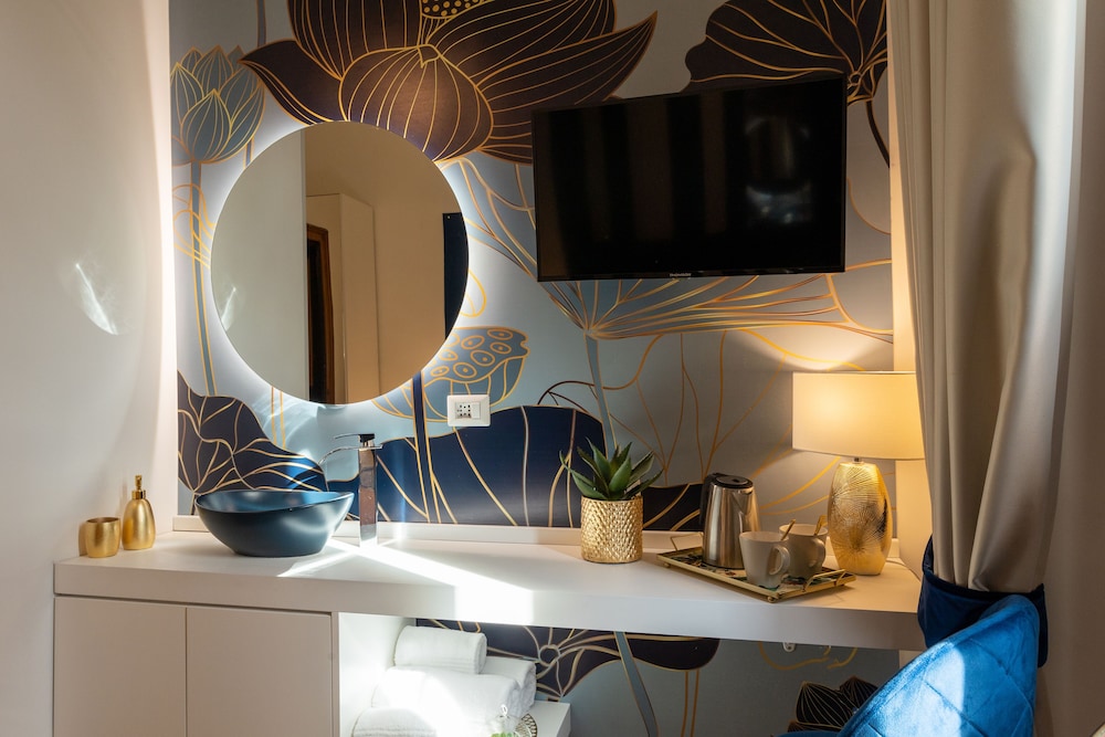 Royal, Quadruple, Queen and Twin Beds, Sanfelice Rooms & Suites 3/4