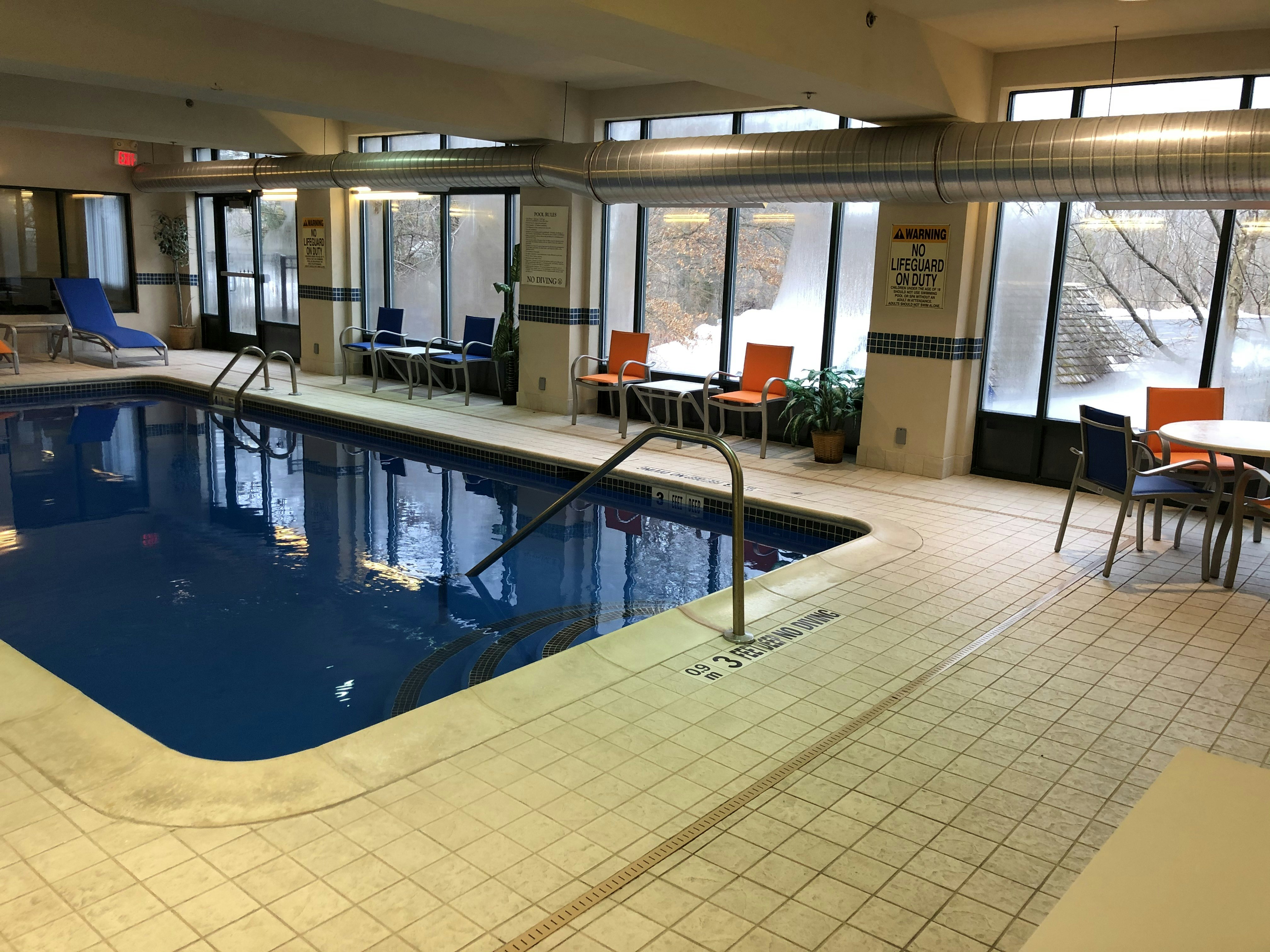 Holiday Inn Express Syracuse Airport 32/65