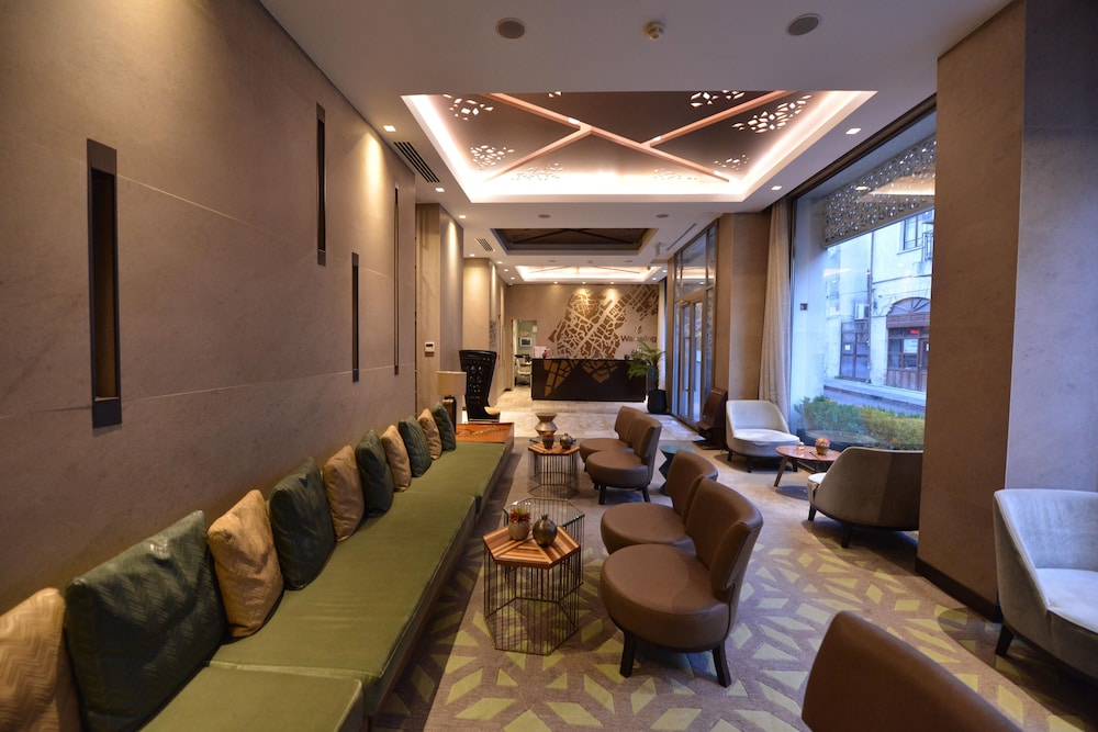 Waxwing Hotel 36/53