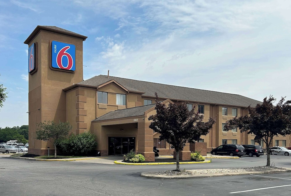 Motel6 Indianapolis, IN - Airport 23/26