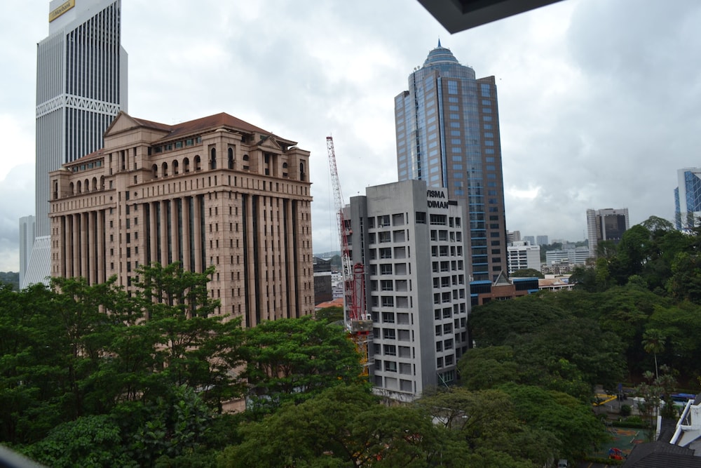 Suasana Suites Bukit Ceylon 8/50