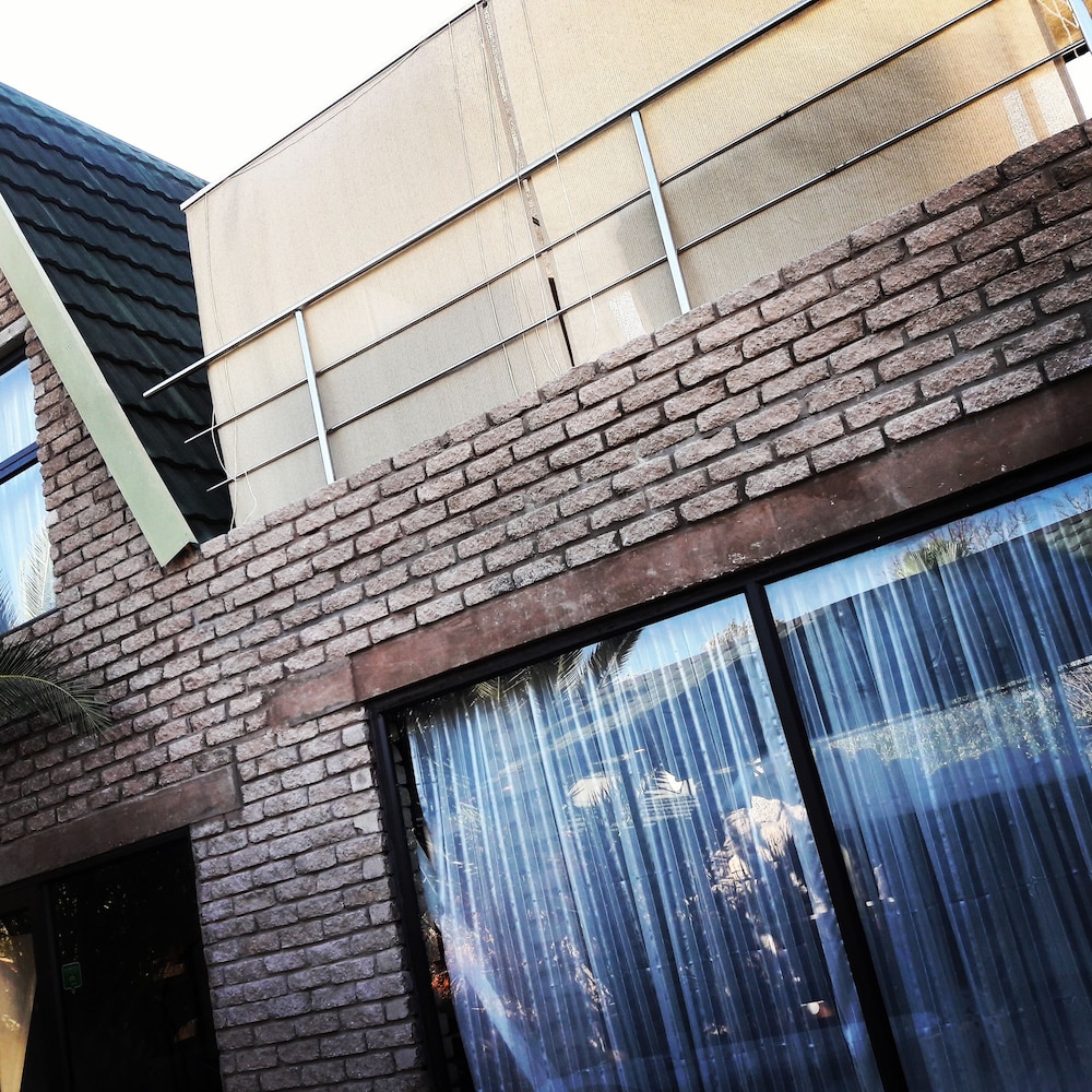 Tsumeb Backpackers 1/50