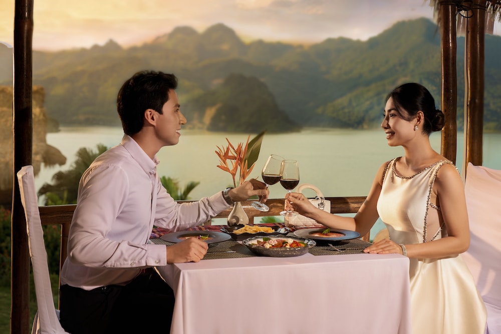 Mai Chau Hideaway Lake Resort 7/72