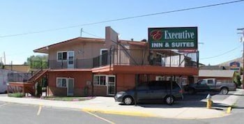 Executive Inn & Suites 2/33