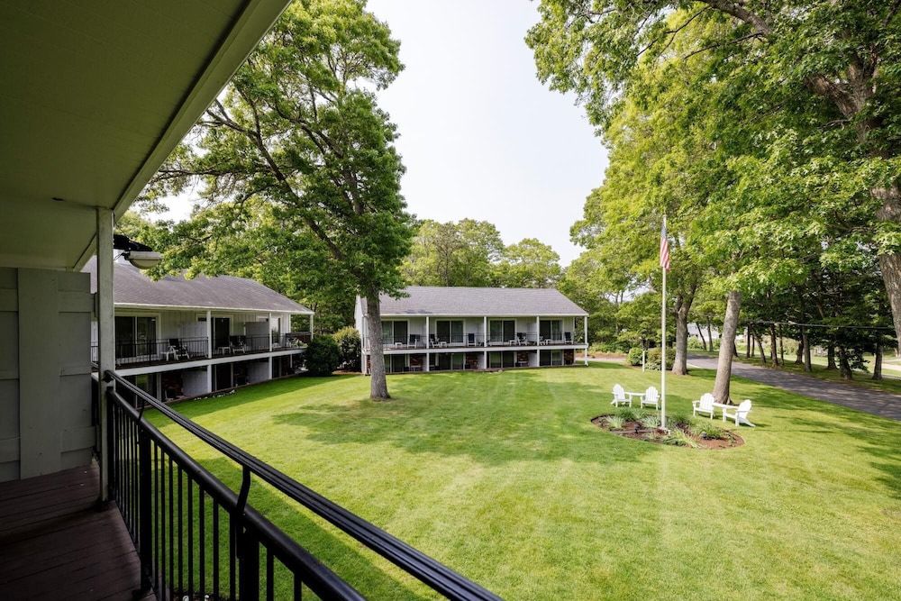 Blue Rock Resort 65/70