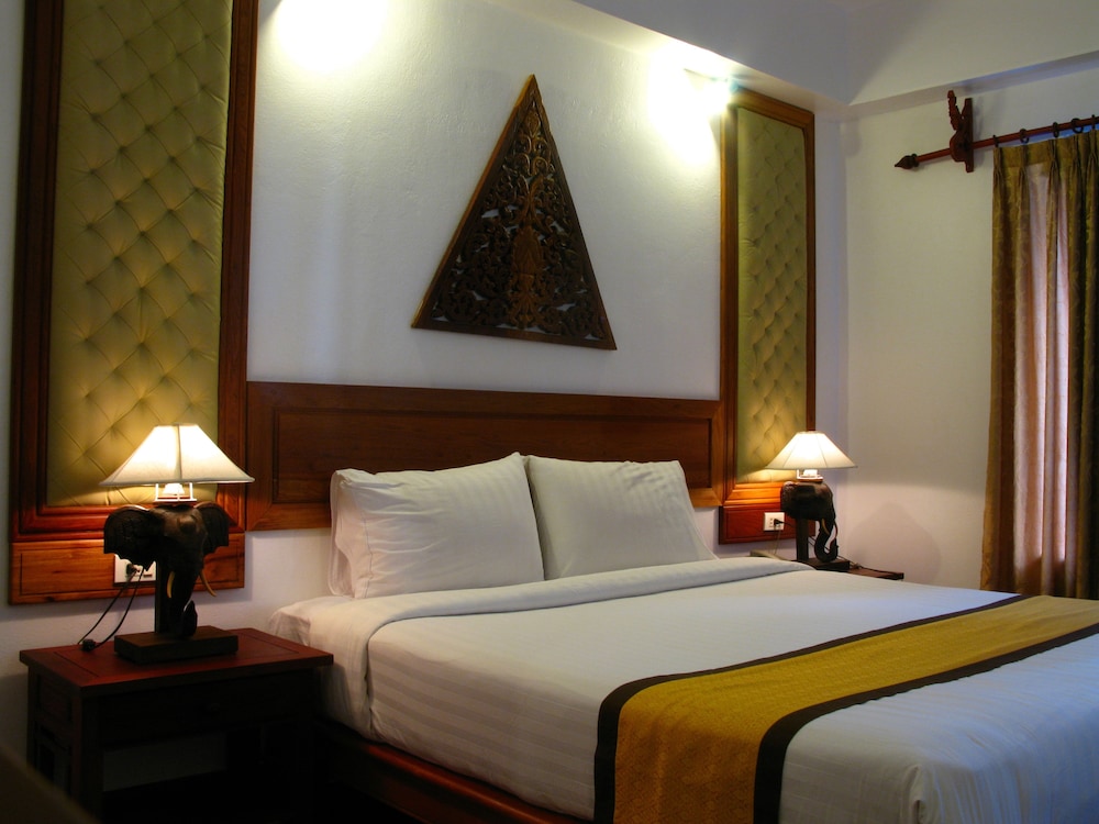 SUPERIOR, DOUBLE OR TWIN BED