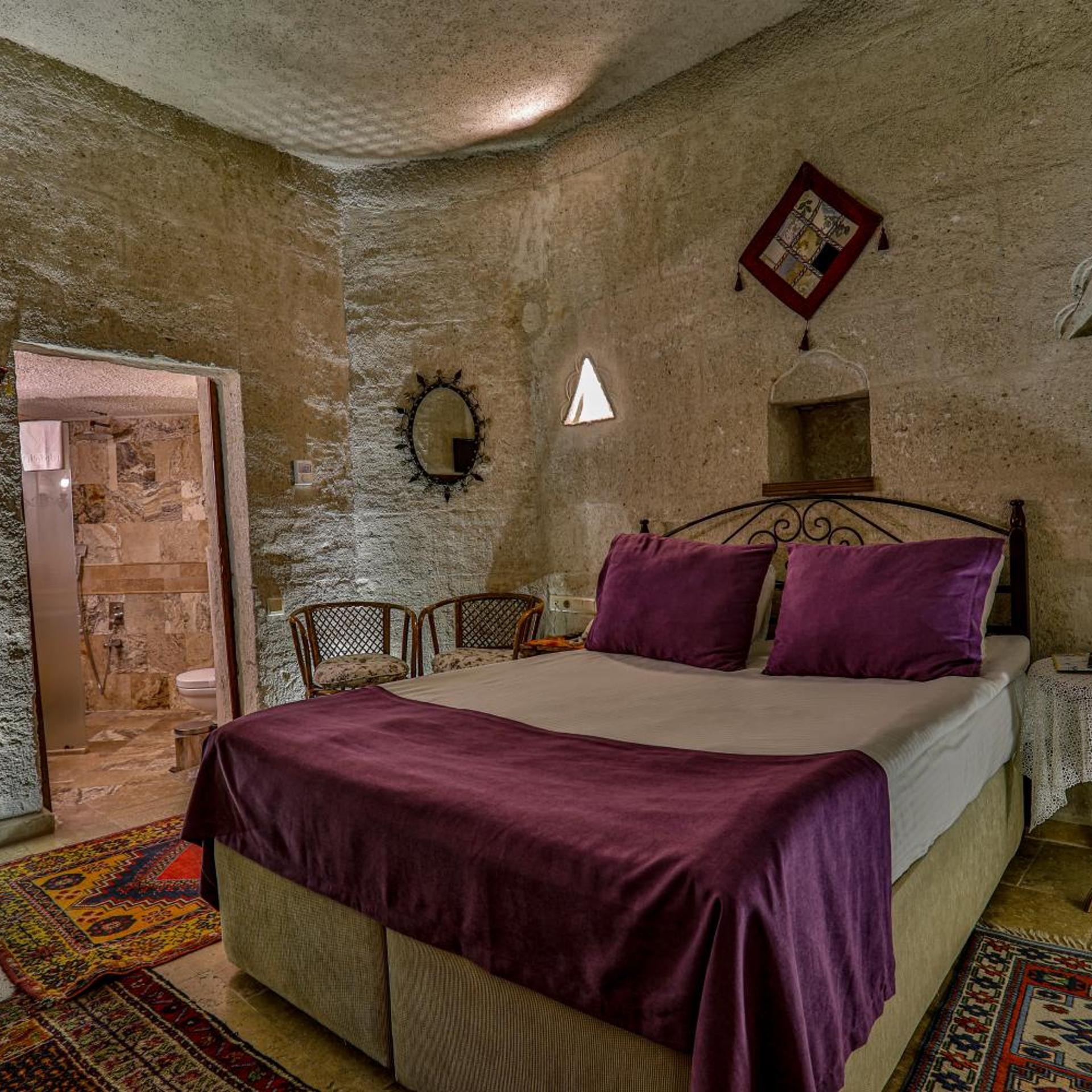 Cave, Double Bed
