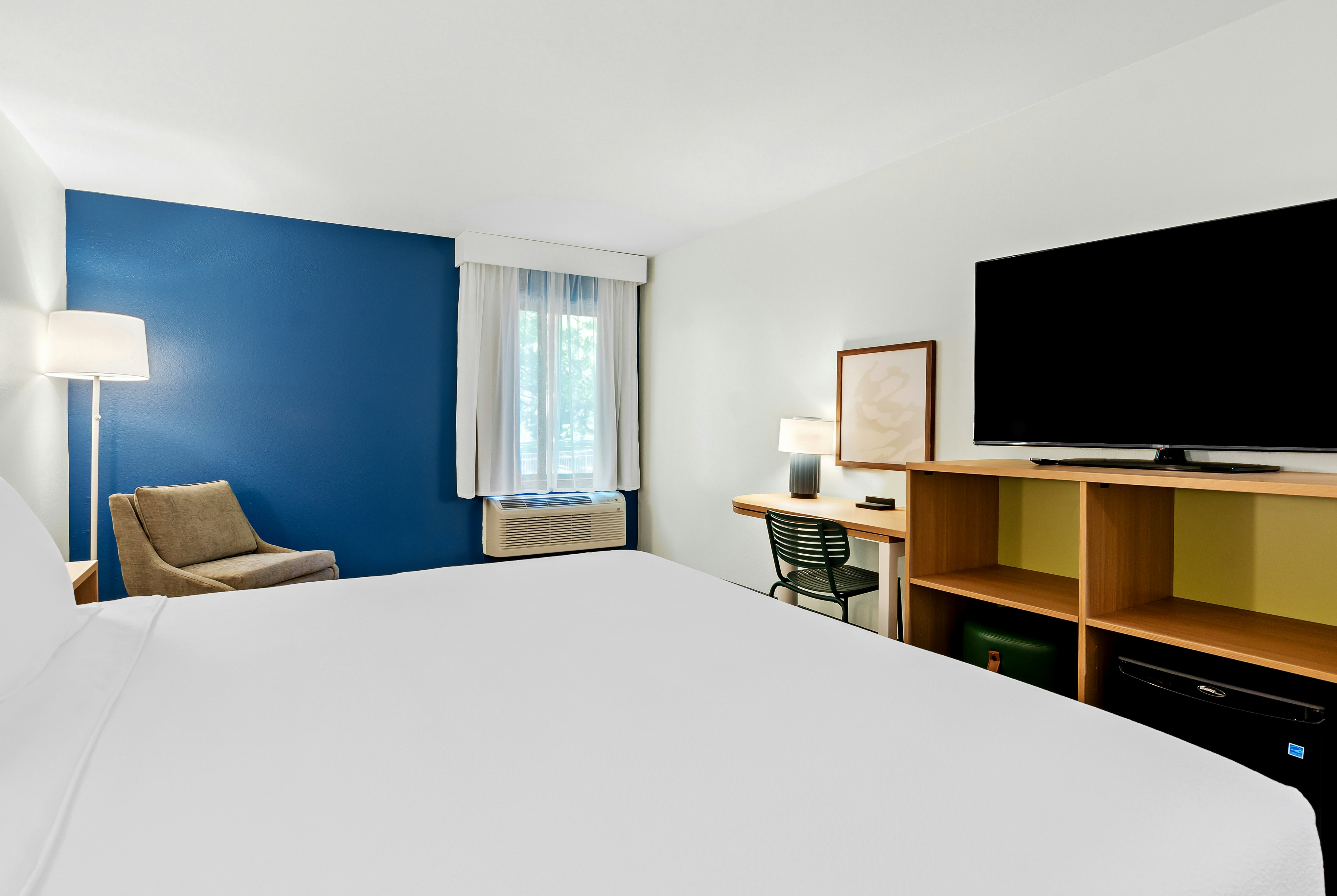 ROOM, KING BED, ACCESSIBLE