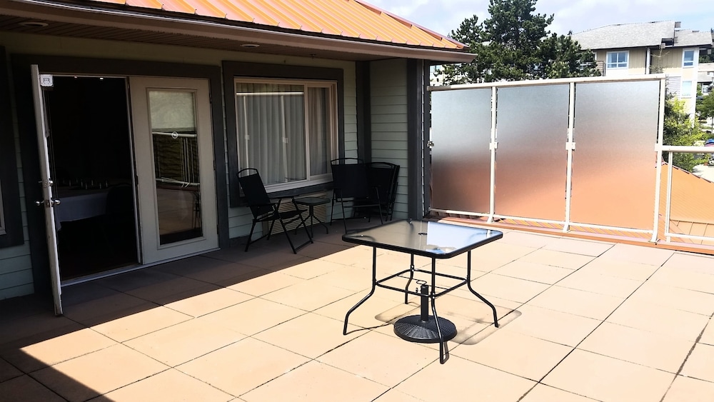 Elk Lake Inn Suites Victoria 37/81