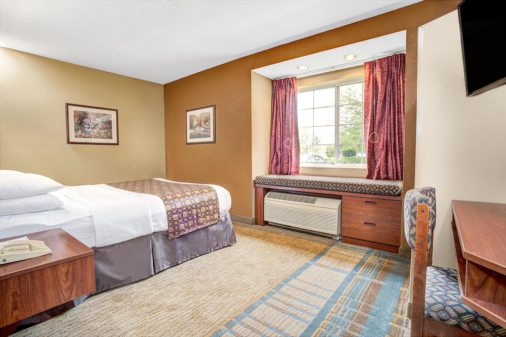 Microtel Inn & Suites by Wyndham Mason/Kings Island 13/26