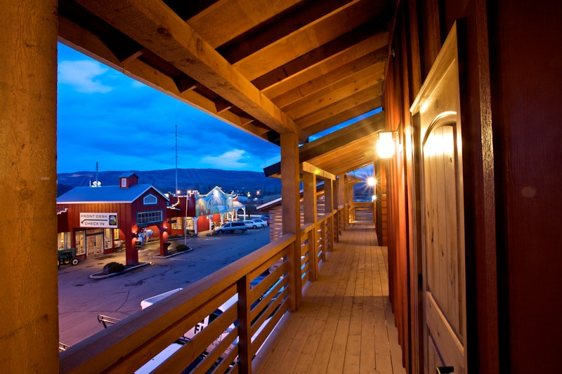 Cousins Country Inn 21/26