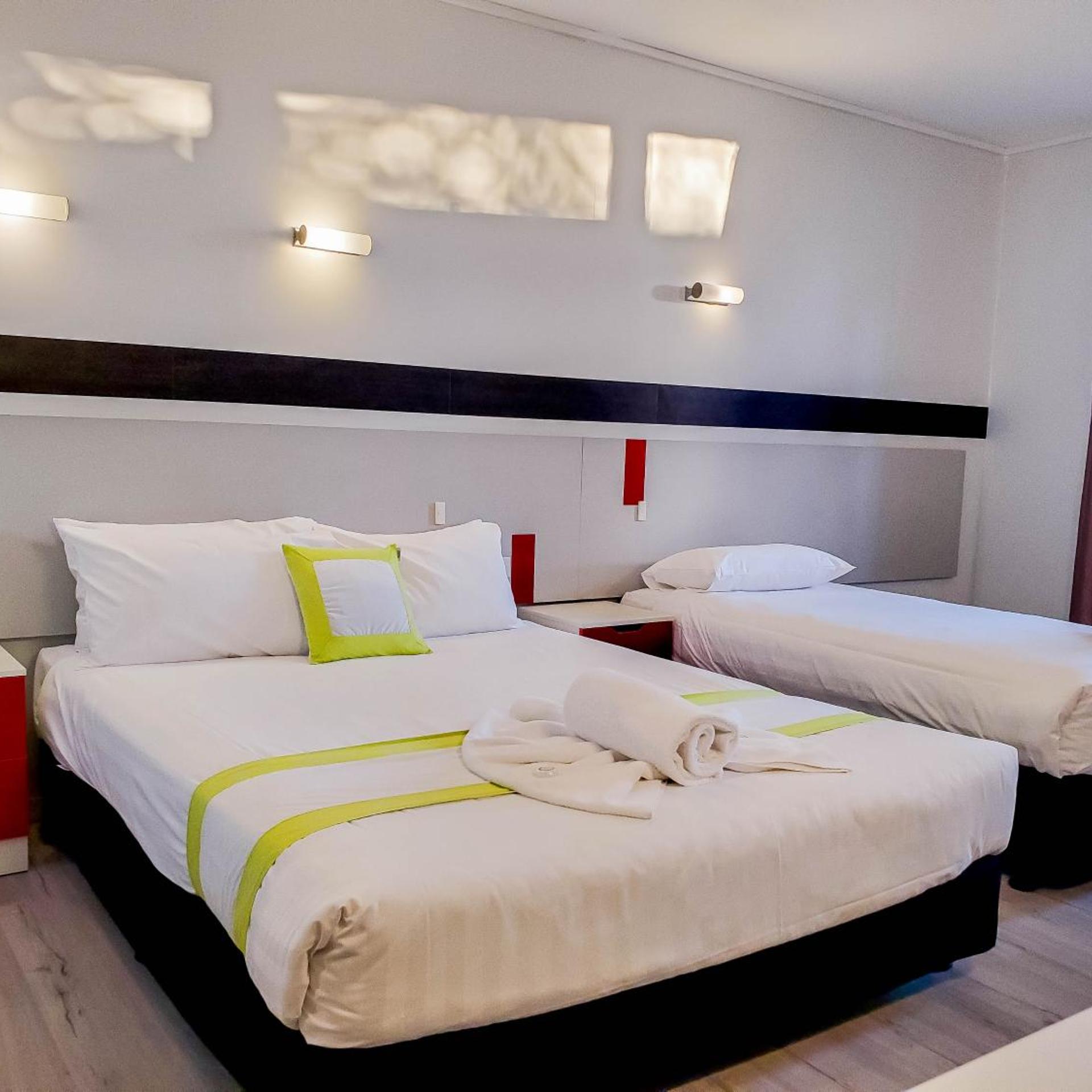 Sandors Motor Inn 15/50