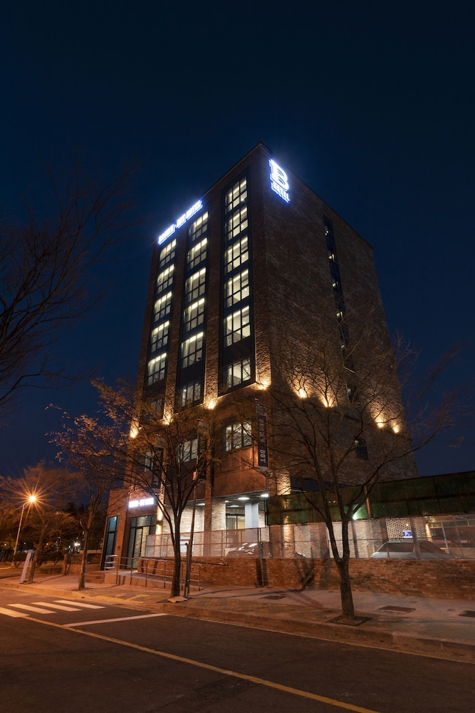 Brown-dot Hotel Sinho 2/38