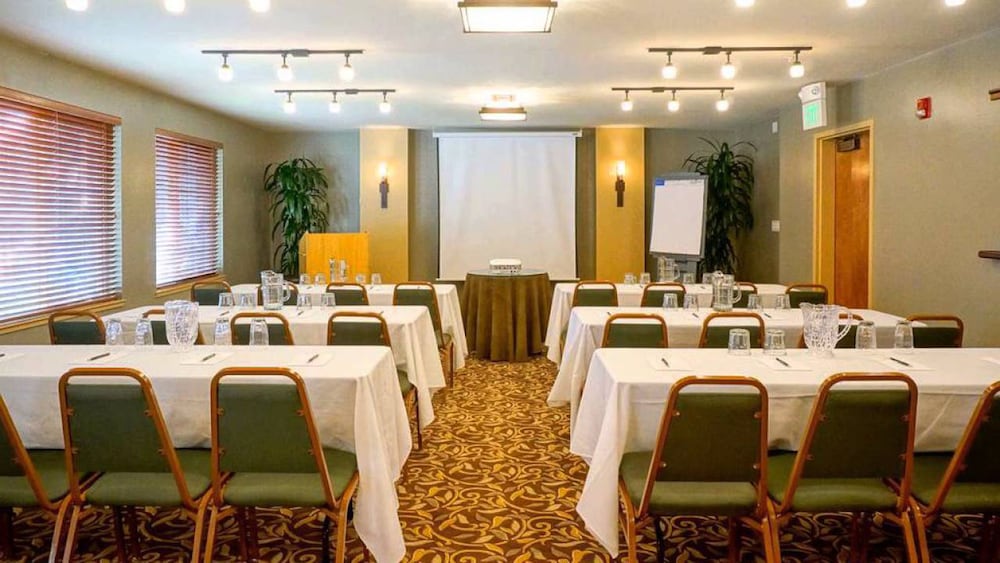 Larkspur Landing Pleasanton - An All-Suite Hotel 35/39