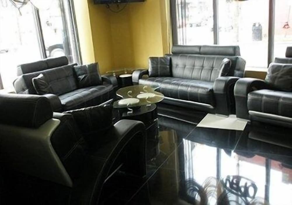 The Prince Hotel 16/19