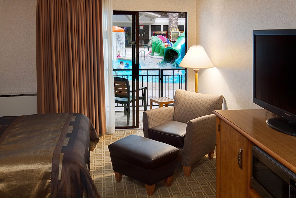 Bismarck Hotel and Conference Center 24/50
