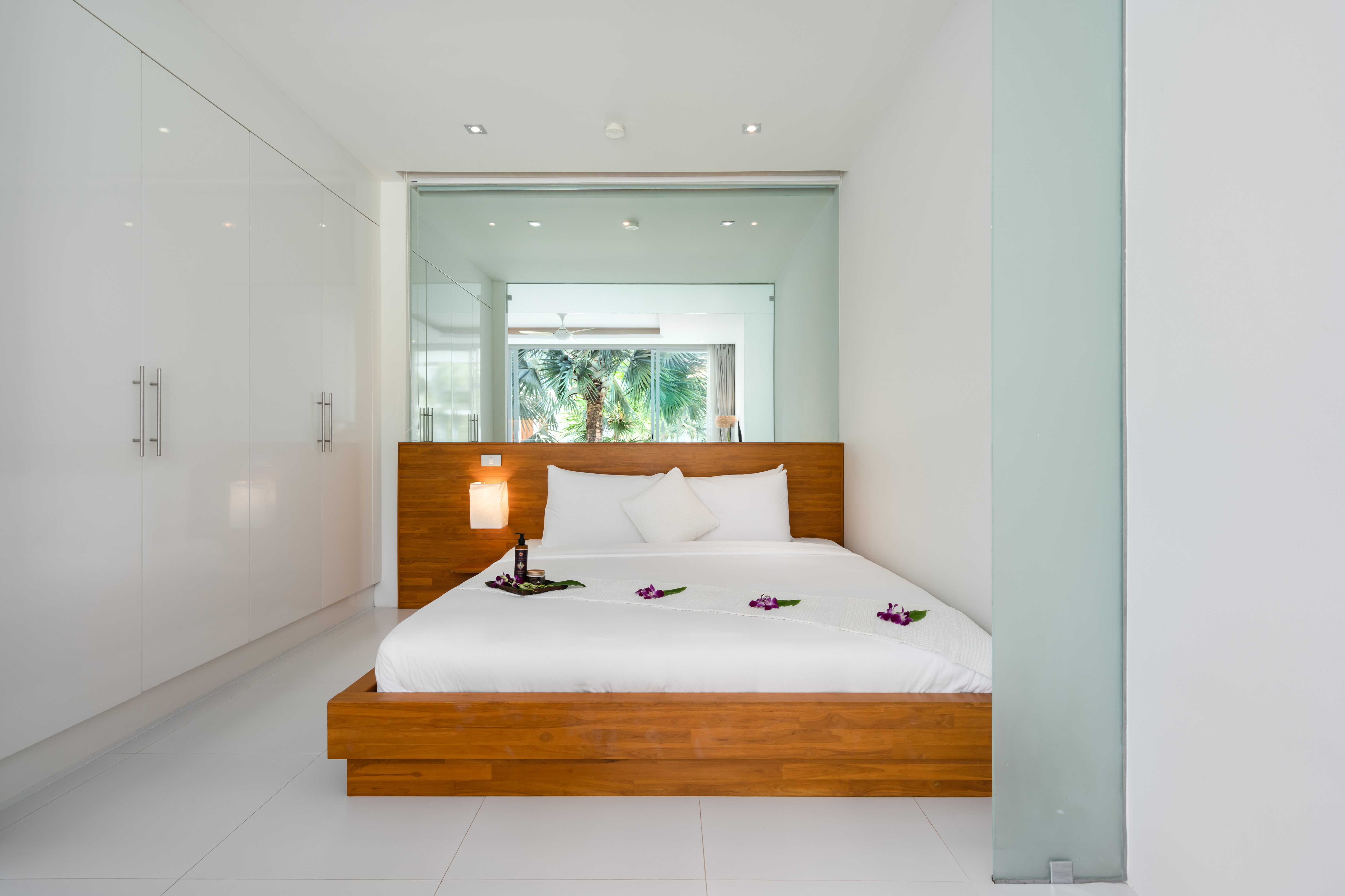 Garden One Bed Pool Access