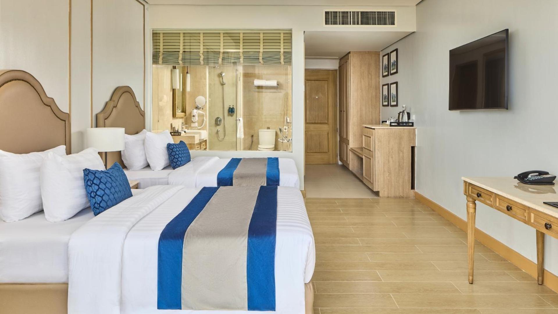 DELUXE, TWIN BEDS