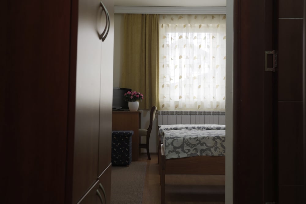 Guesthouse Tara 3/25