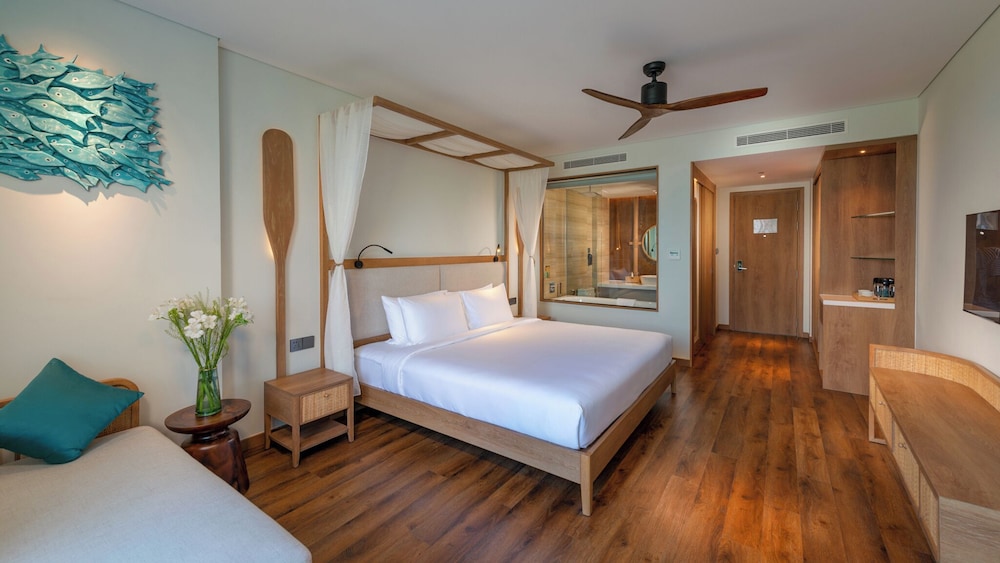 غرفة ديلوكس بسرير كينج بإطلالة على النهر، Bellerive Hoi An Resort & Spa 3/4