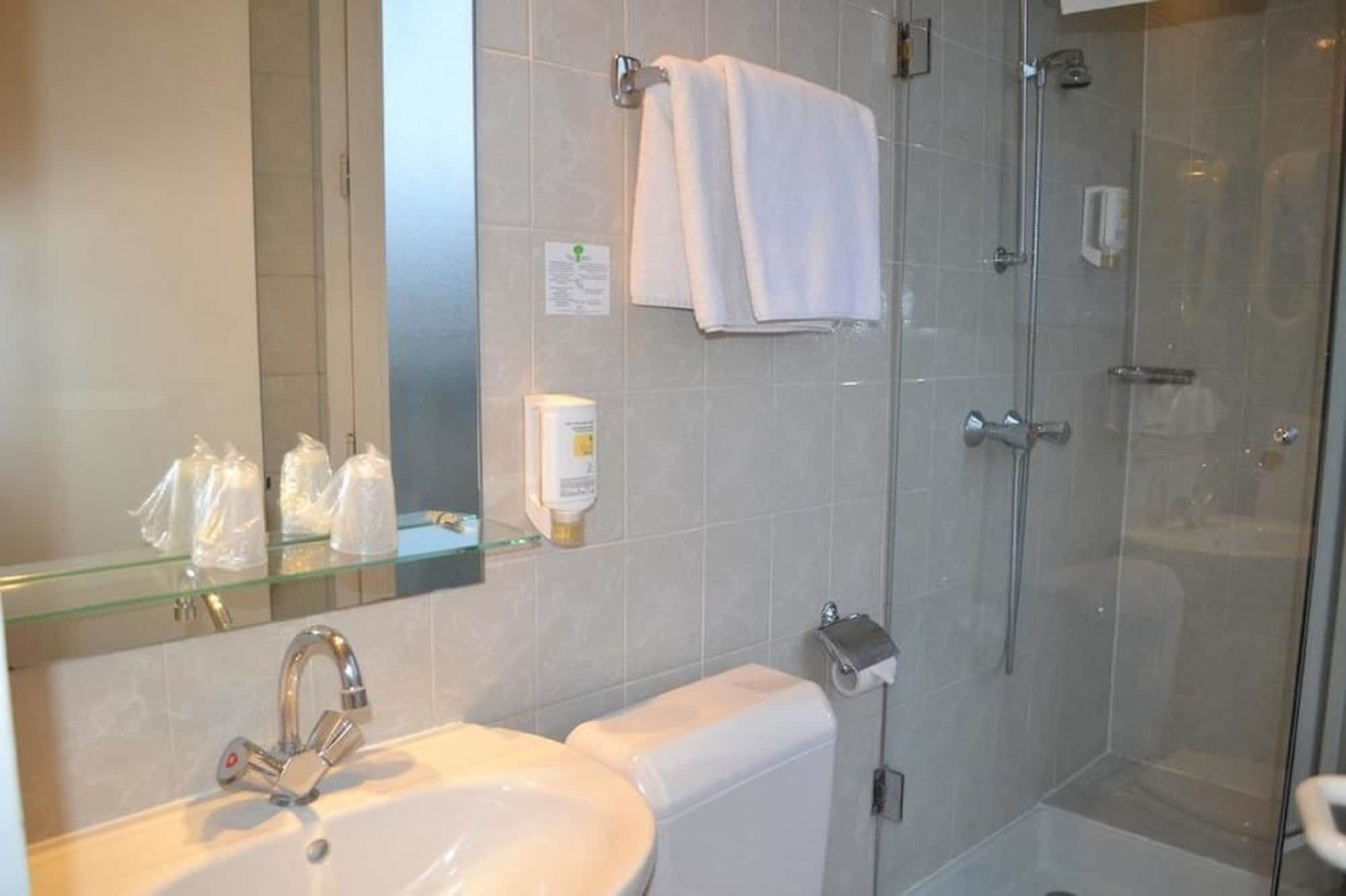 غرفة قياسية بسريرين منفصلين، Hôtel Williams Opéra 3/3