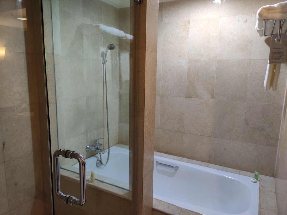 Swiss-Belhotel Tarakan 63/63