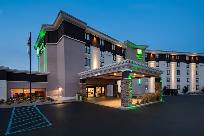 Holiday Inn Milwaukee Riverfront 3/34