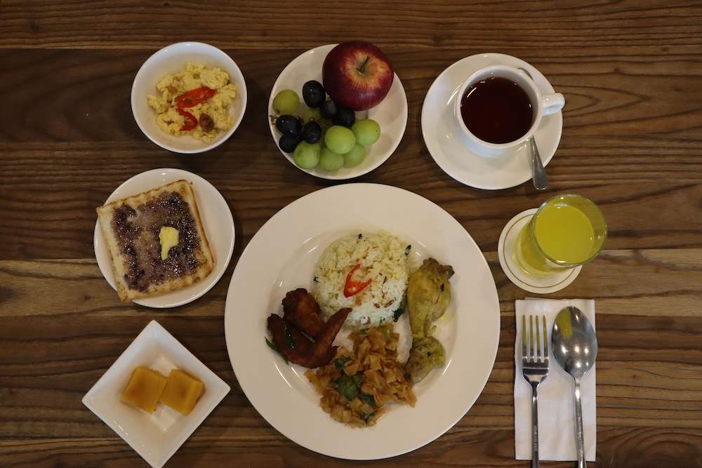 Aman Hills Hotel 18/40